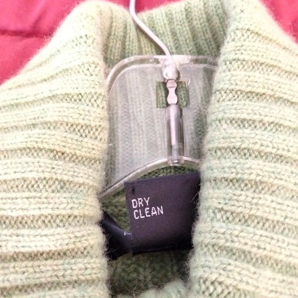 100 percent cashmere light olive heavy cable T-neck size L - Picture 3 of 6